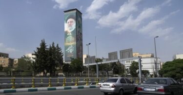 آخر المسؤولين المتهمين من إيران الذين تم القبض عليهم في كندا يقاضي وزارة الهجرة