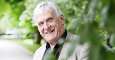 The title "Sverige kan visa vägen" can be translated into Arabic as: "السويد يمكنها إظهار الطريق".