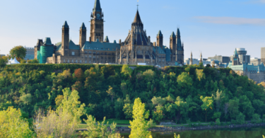 بيان مطاعم كندا حول إعلان الحكومة الفيدرالية عن تخفيضات جديدة في أهداف الهجرة