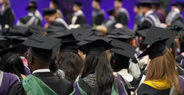 إصلاحات وزارة الداخلية البريطانية لتأشيرات الخريجين تواجه معارضة