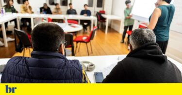 الحكومة تزيد قيمة الدعم للمهاجرين، لكنها تقلل عدد الجهات المستفيدة | المواطنة