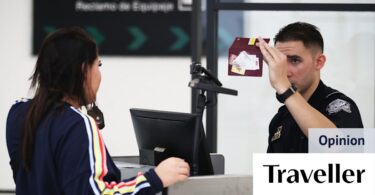 تم رفض دخول أسترالي بسبب طول مسار الرحلة