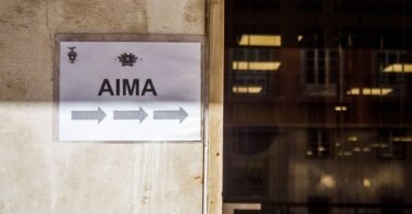 مهاجرون يتظاهرون ضد التمييز وغياب الاستجابة من AIMA