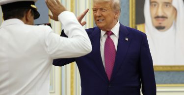 جدول أعمال الهجرة: الولايات تتحدى ترامب بشأن تخفيضات التمويل الفيدرالي