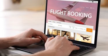 رحلات صيفية رخيصة من الإمارات؟ إليك كيفية الحجز بذكاء وتجنب طوابير المطار