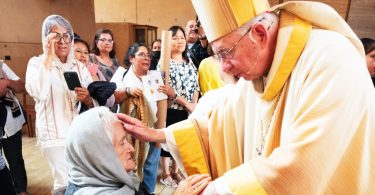 Archbishop Gomez يدعو إلى "ضبط النفس"