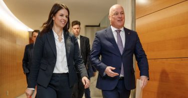 الحكومة تُعلن عن تأشيرة جديدة تتيح لآباء المهاجرين زيارة نيوزيلندا لمدة تصل إلى 10 سنوات