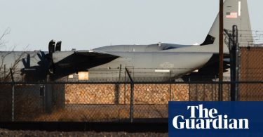 المحكمة العليا الأمريكية تفتح الطريق أمام ترامب لترحيل المهاجرين إلى دول غير دولهم | الهجرة في الولايات المتحدة