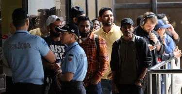 الهجرة؟ رغبة "في تعليق" لم الشمل. الحكومة تنفي "الآلاف"
