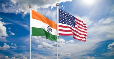 الولايات المتحدة تلغي تأشيرات H-1B لثلاثة عمال بسبب إقامتهم الطويلة في الهند