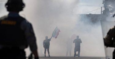 ترامب يزعم سلطات جديدة في زمن الحرب لتشديد crackdown على الهجرة