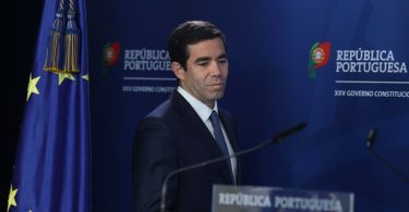 تعزيز المتطلبات: القواعد الجديدة للهجرة تشمل زيادة فترة منح الجنسية