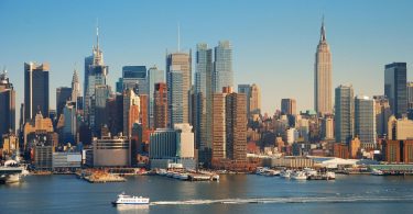 المسار السريع للإقامة في الولايات المتحدة الأمريكية: بطاقة ترامب الذهبية